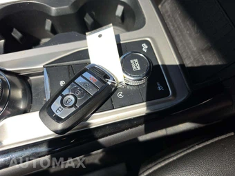 2022 Ford Explorer ST - miniatura 8