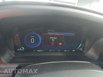 2022 Ford Explorer ST - miniatura 12
