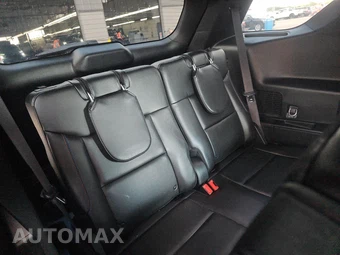 2022 Ford Explorer ST - miniatura 14