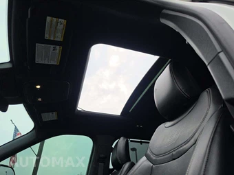 2022 Ford Explorer ST - miniatura 11