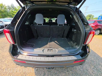 2022 Ford Explorer ST - miniatura 12