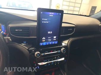 2022 Ford Explorer ST - miniatura 11