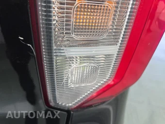 2022 Ford Explorer ST - miniatura 19