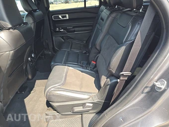 2022 Ford Explorer ST - miniatura 13