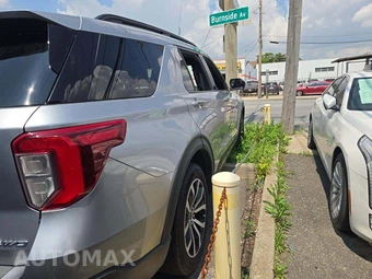 2022 Ford Explorer ST-Line - miniatura 3