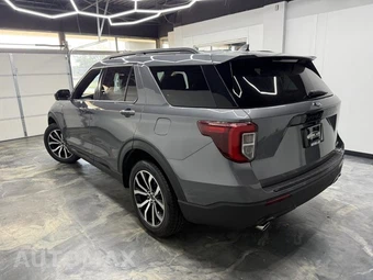 2022 Ford Explorer ST-Line - miniatura 3
