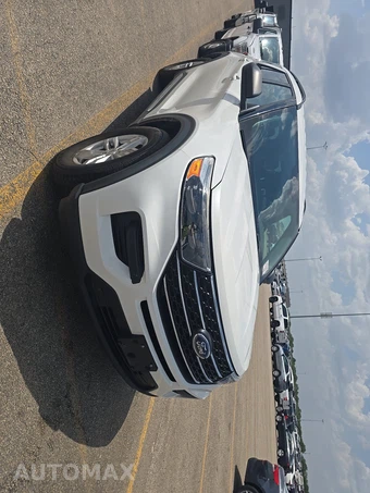 2022 Ford Explorer XLT - miniatura 3