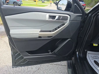 2022 Ford Explorer XLT - miniatura 9