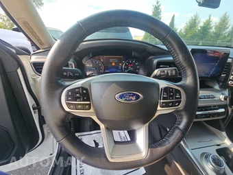 2022 Ford Explorer XLT - miniatura 10