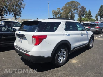 2022 Ford Explorer XLT – miniatura 4
