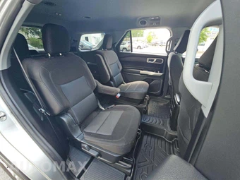 2022 Ford Explorer XLT - miniatura 17
