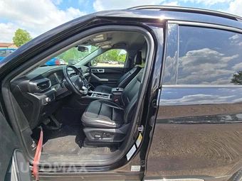 2022 Ford Explorer XLT – miniatura 3