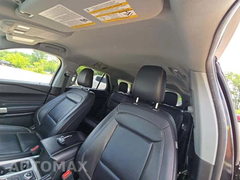 2022 Ford Explorer XLT – miniatura 8
