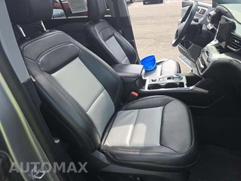 2022 Ford Explorer XLT - miniatura 19