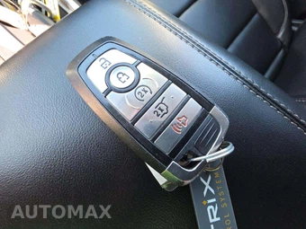 2022 Ford Explorer XLT - miniatura 8