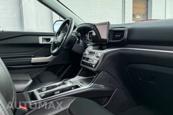 2022 Ford Explorer XLT - miniatura 11
