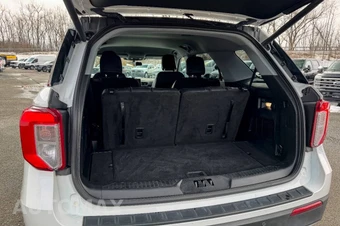 2022 Ford Explorer XLT - miniatura 17