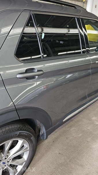 2022 Ford Explorer XLT - miniatura 11