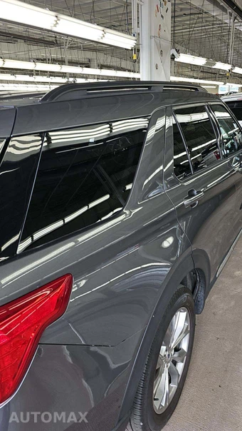 2022 Ford Explorer XLT - miniatura 8