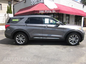 2022 Ford Explorer XLT - miniatura 3