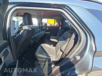 2022 Ford Explorer XLT – miniatura 13