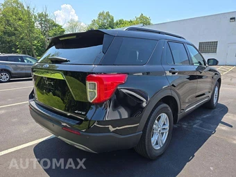 2022 Ford Explorer XLT - miniatura 3