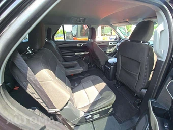 2022 Ford Explorer XLT - miniatura 17