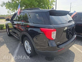2022 Ford Explorer XLT - miniatura 2