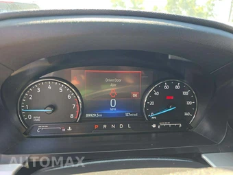 2022 Ford Explorer XLT - miniatura 9