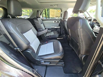 2022 Ford Explorer XLT - miniatura 14