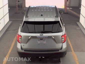 2022 Ford Explorer XLT – miniatura 5