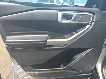 2022 Ford Explorer XLT – miniatura 9