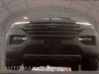 2022 Ford Explorer XLT - miniatura 3