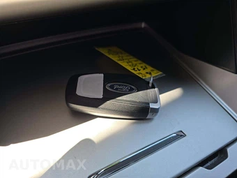 2022 Ford Explorer XLT - miniatura 8