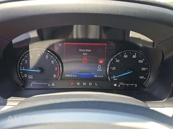 2022 Ford Explorer XLT - miniatura 9
