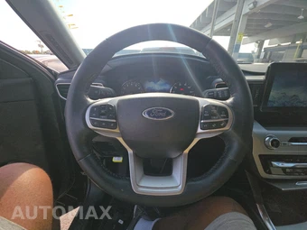 2022 Ford Explorer XLT – miniatura 10