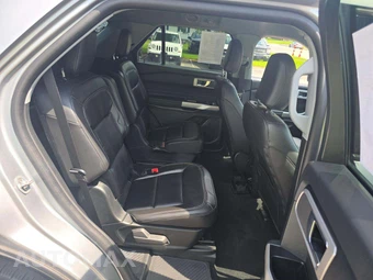 2022 Ford Explorer XLT - miniatura 17