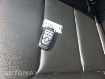 2022 Ford Explorer XLT - miniatura 8