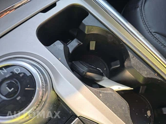 2022 Ford Explorer XLT - miniatura 8