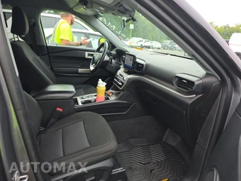 2022 Ford Explorer XLT – miniatura 5
