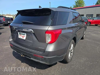 2022 Ford Explorer XLT - miniatura 3