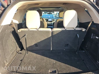 2022 Ford Explorer XLT - miniatura 11