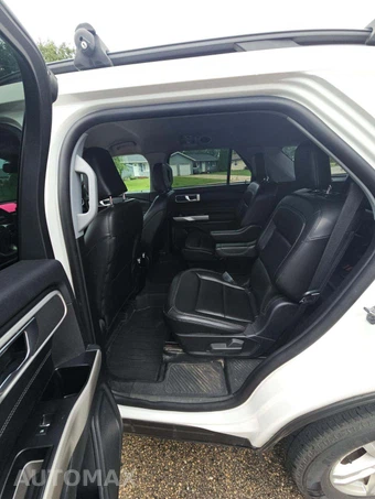 2022 Ford Explorer XLT - miniatura 10
