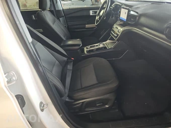 2022 Ford Explorer XLT - miniatura 8