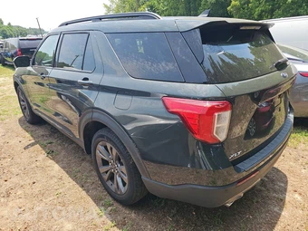 2022 Ford Explorer XLT - miniatura 6