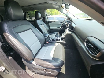 2022 Ford Explorer XLT - miniatura 8