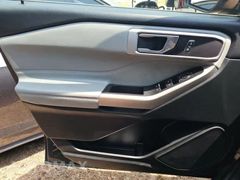 2022 Ford Explorer XLT - miniatura 9