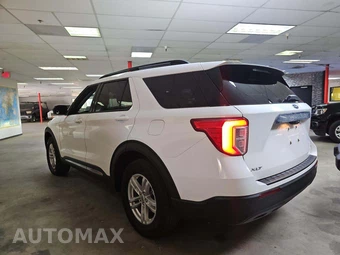 2022 Ford Explorer XLT - miniatura 2