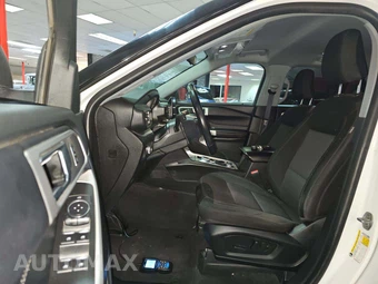2022 Ford Explorer XLT - miniatura 6