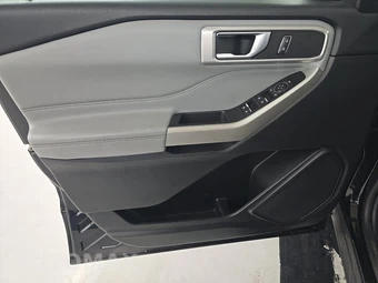 2022 Ford Explorer XLT - miniatura 9